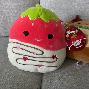 Squishmallows 8” Scarlet